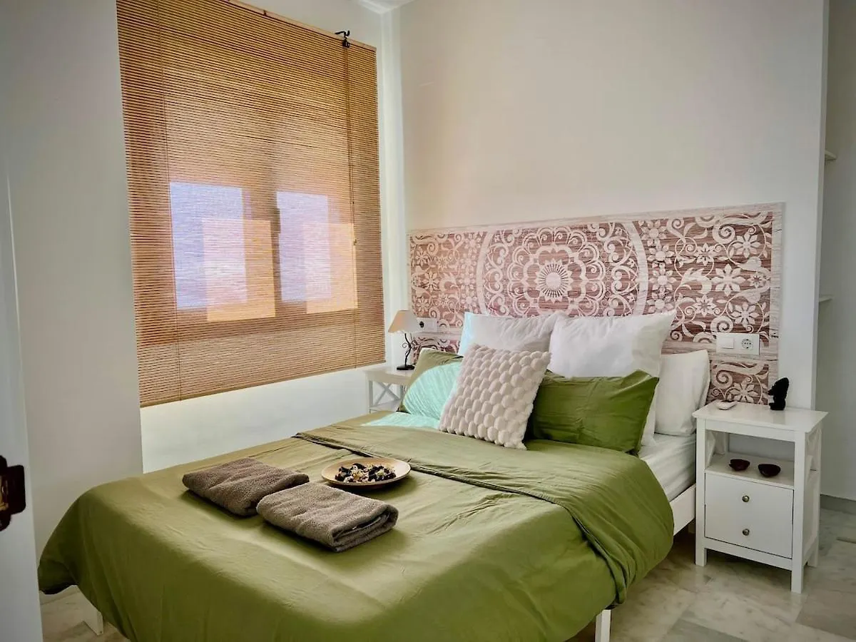 Atico Nuevo En Sanlucar De Barrameda, Con Terraza, Parking Y Solariumアパートメント 0*,  スペイン
